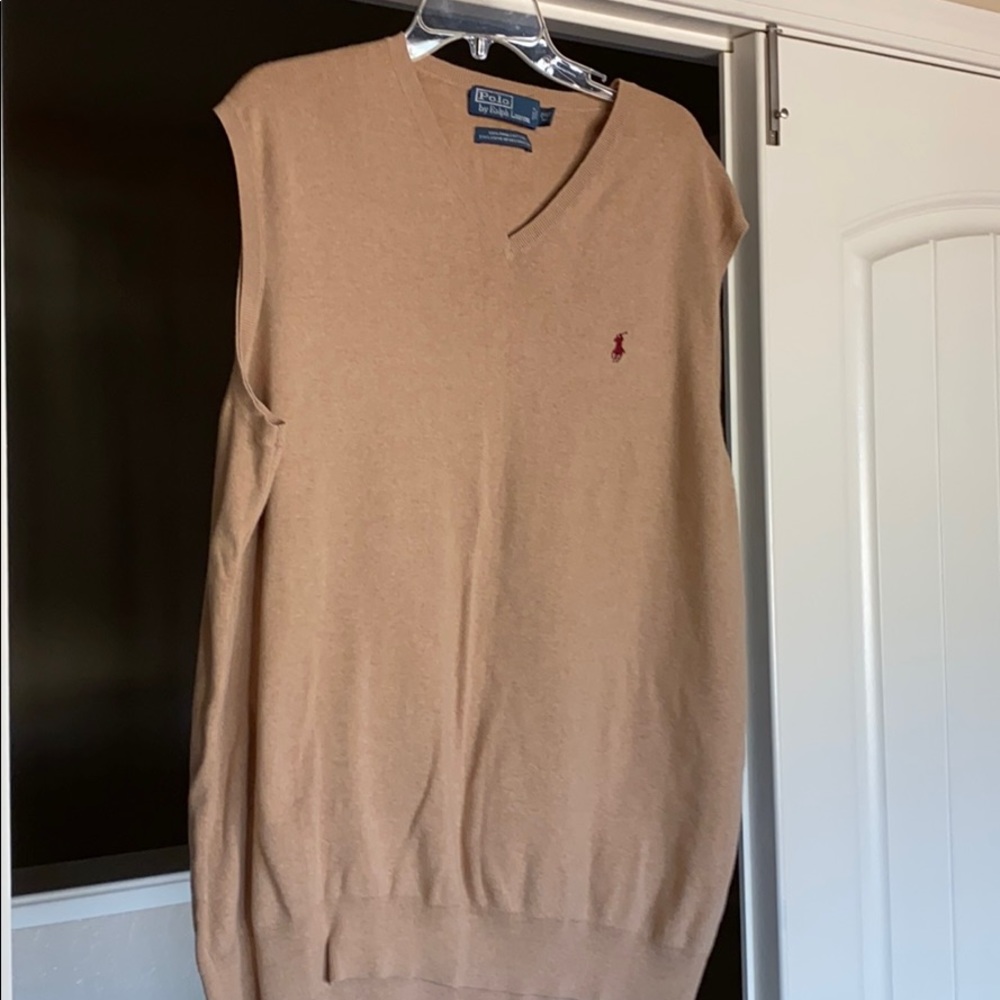Men’s Polo sweater vest! Great condition